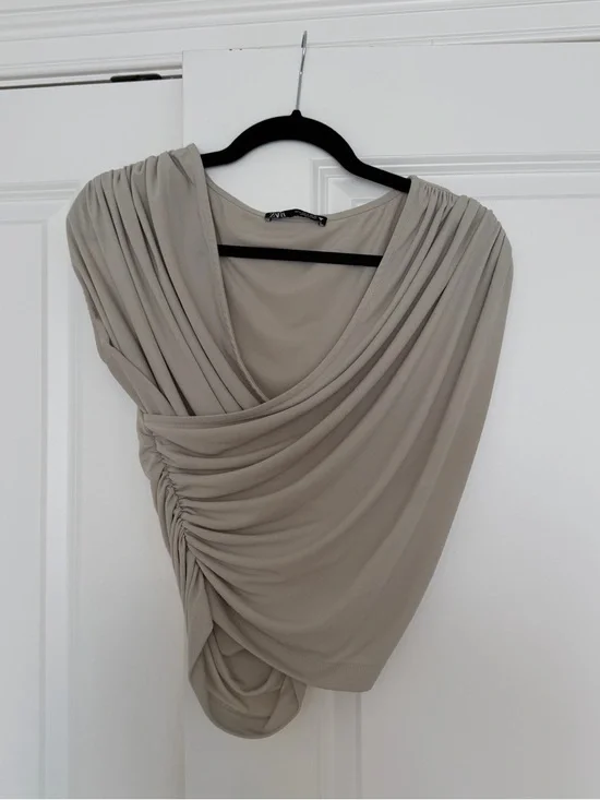 Elegant top - Picture 3 of 3